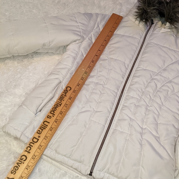 Kc collections White winter kids coat - Picture 2 of 16